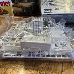 Revell 1/25 1966 Chevy Fleetside Pickup Plastic Model Kit