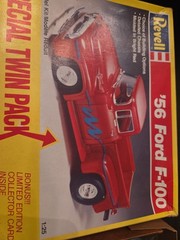 1:25 REVELL Twin Pack CHEVY STREET PICKUP 350 & 56 FORD F-100 Model Kit Trucks