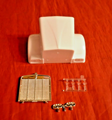 Revell Kenworth W-900 Aerodyne Hood and Grille Parts 1/25