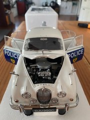 Model Icons | 1/18 | Jaguar Mark 2 | Leicestershire and Rutland Constabulary