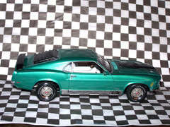 1/24 REVELL 1970 FORD MUSTANG MACH 1 BUILT MODEL CAR 351 CLEVELAND-VERY DETAILED