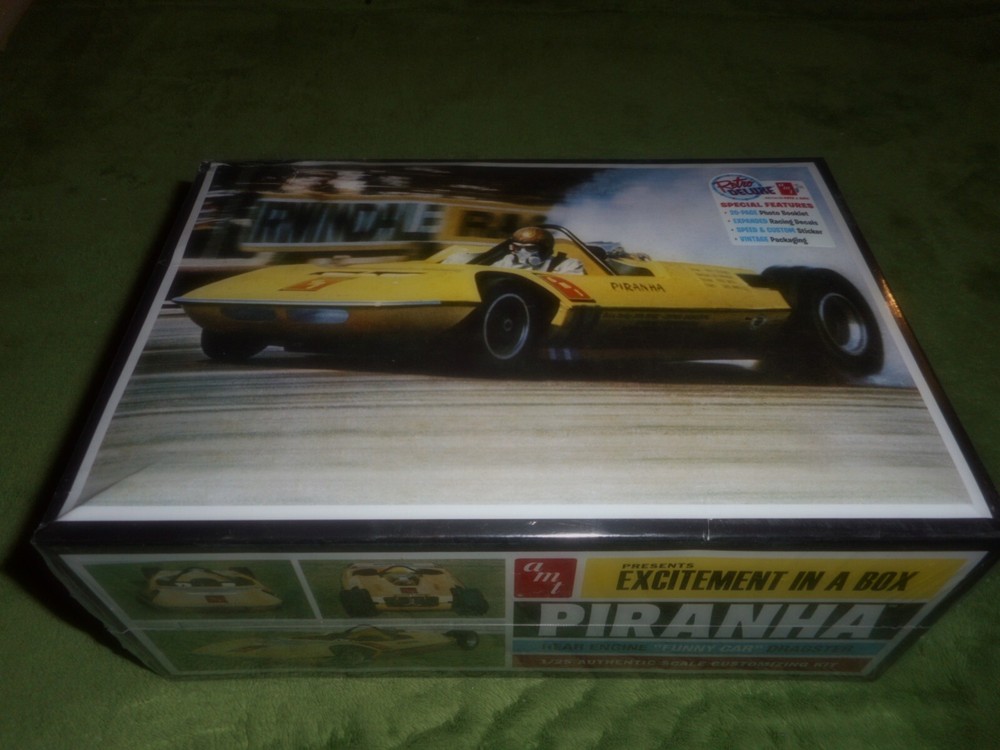 AMT 1122, 1/25 PIRANHA REAR ENGINE DRAGSTER PLASTIC MODEL KIT, AS IS