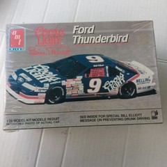 AMT 6740 FORD THUNDERBIRD BILL ELLIOTT COORS LITE 9 Model Car Kit FS 1/25 Vtg 91