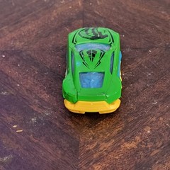 GREENBRIER SUNTOYS 9891 GREEN BLUE & YELLOW DIECAST 2 3/4″ CAR W/ COBRA SNAKE