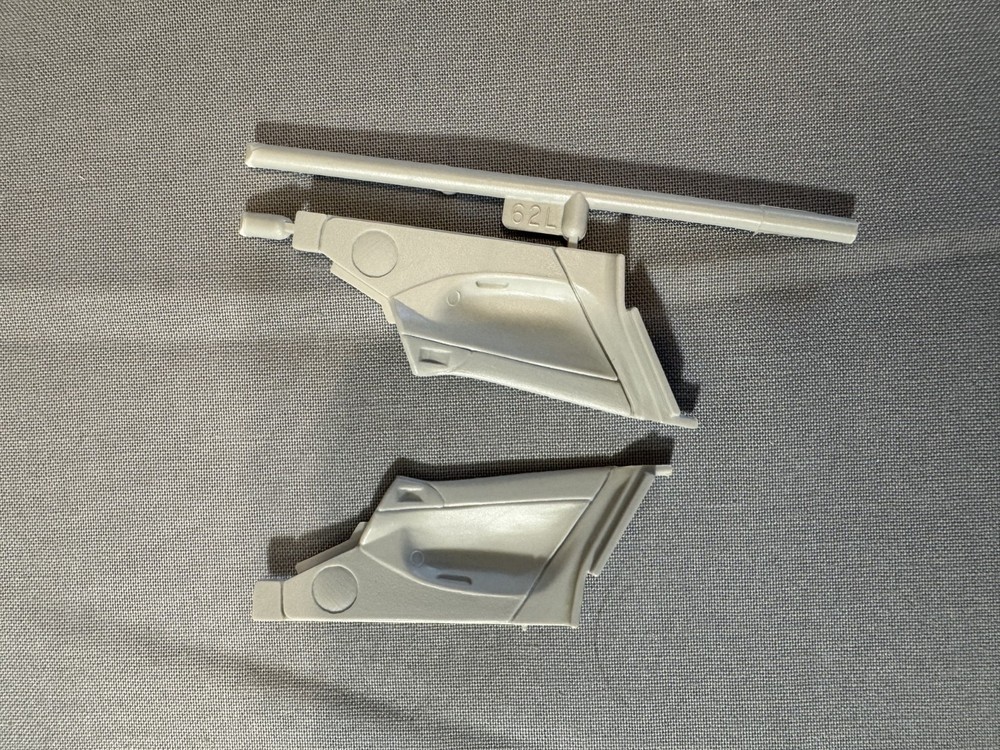 AMT/ERTL 6808 Dodge Viper RT/10 Parts Kit Bash Door Trim Panel #62L #63R