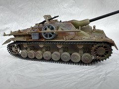 1/35 BUILT STURMGESCHUTZ IV WITH CONCRETE ARMOR-WELL BUILT READY TO DISPLAY.