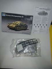 TRUMPETER 07261 Military Model 1/72 German Sturmgeschutz IV Complete Open Box