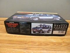 Aoshima NISSAN Terrano 4 Door V6 – 3000 R3 1:24 Scale Urban Custom Model Kit NOS