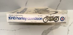 Entex 8483 1918 Harley Davidson 18F Classic Motorcycle Model Kit 1/16 Complete