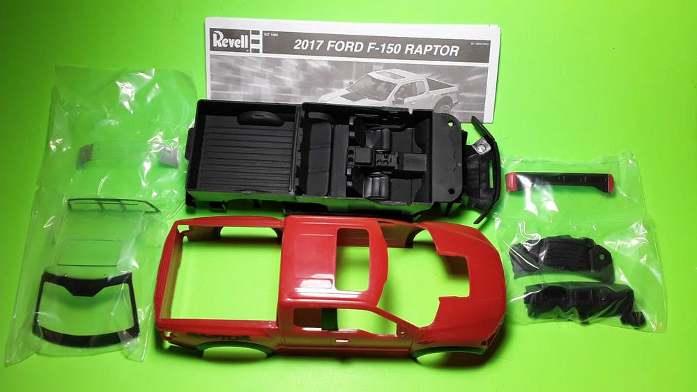2017 Ford Racing F-150 SVT Raptor 1/25 cab bed chassis interior pick up truck