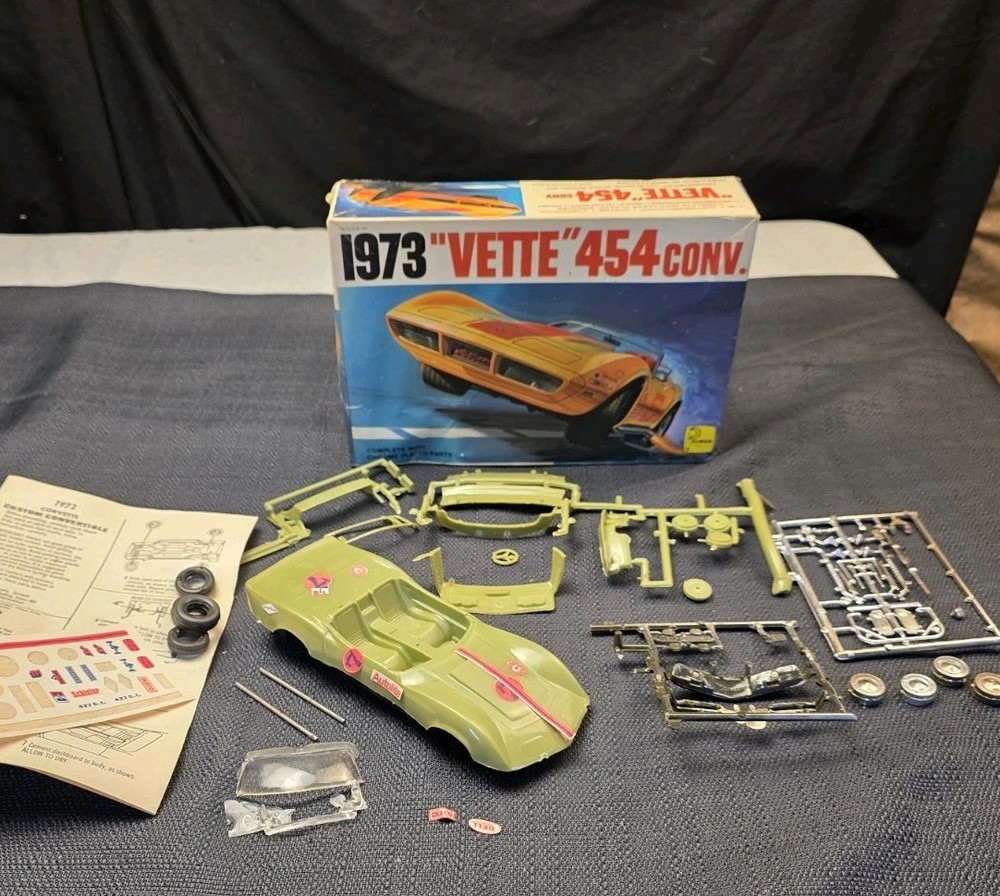 Palmer 1973 VETTE / Corvette 454 Convertible Model Kit 7311-100 Incomplete!!