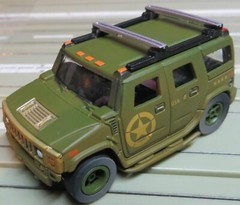 For H0 Slotcar Racing Model Railway – Hummer H2 with XTraction Chassis