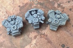 1:24 Scale: Ford Engine Pack; 3 Engines: Coyote 5.0, GT350 VooDoo;Custom Lincoln