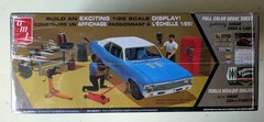 AMT Tip Top Shop 1/25 Scale Model Garage Accessories