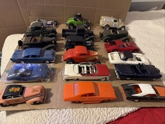 Lot Of 18 Vintage Junkyard Models Smaller Scales Need Work Parts Missing