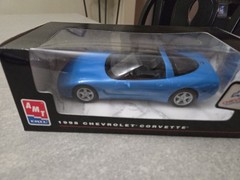 AMT ERTL 1998 Chevrolet Corvette Convertible Blue New In Box