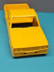 Revell AMT Ertl Monogram MPC 1/32 Model Part Snap Tite Toyota Pickup Yellow Body
