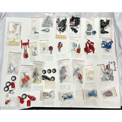 Junkyard Model Car Lot Motors Engines Accessories Various Parts 1/24
