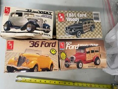 AMT vintage 1:25 model kit lot of 4 1929 1936 Ford 1941 Woody 1932 Vicky