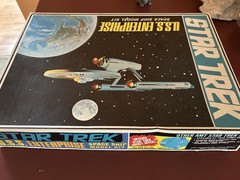 STAR TREK 1968. U.S.S. ENTERPRISE MODEL – BOX