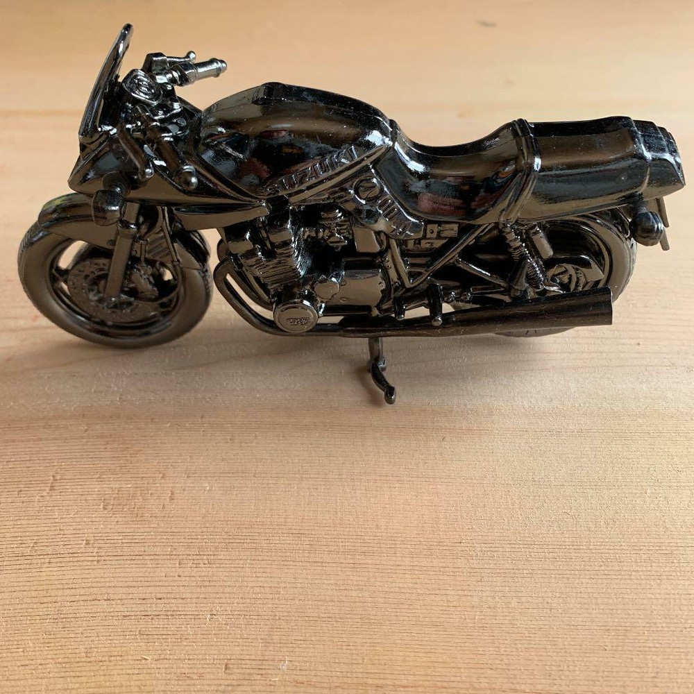 World Famous Motorcycle Series vol.26 SUZUKI GSX1100S KATANA World Famous Figure