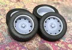 1/24 Scale: 17-inch “Mopar/Challenger Rally” wheels W/ Wide Rear Tires; Resin