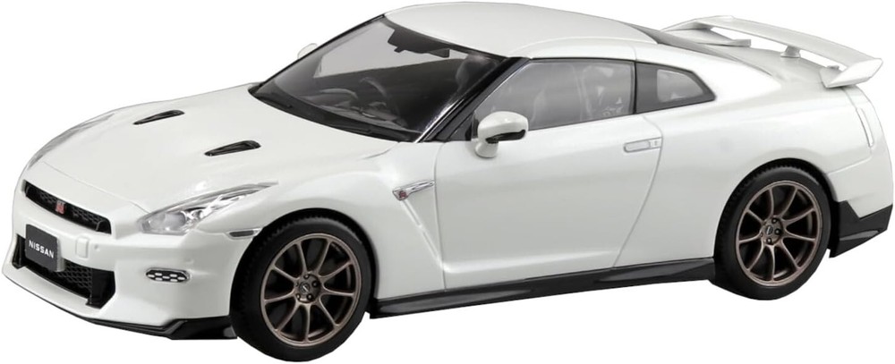 Aoshima 1/32 Snap Kit Nissan R35 GT-R Brilliant White Pearl Color-coded 13715