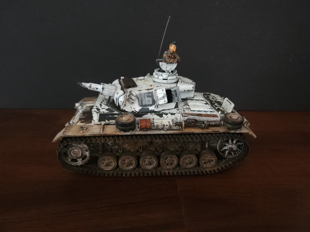 1/35 Built Dragon German Panzer III Ausf N Tank Winter WWII w/commander fig