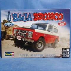 🌟 4×4 Rear End 1966 Ford Bronco 1:25 Scale 1000s Model Car Parts 4 Sale Revell