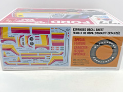 AMT 1977 Ford Cruising Van Model Kit 1:25 Retro Deluxe AMT1108M-SEALED BOX/NEW!