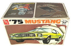 VINTAGE 1975 FORD MUSTANG II MACH 1 FASTBACK AMT 1/25 SCALE MODEL KIT NEW OPENED