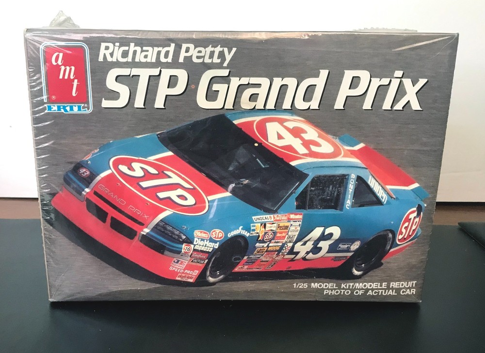 New Sealed AMT ERTL #43 Richard Petty STP Grand Prix 1/25 #6728 1990