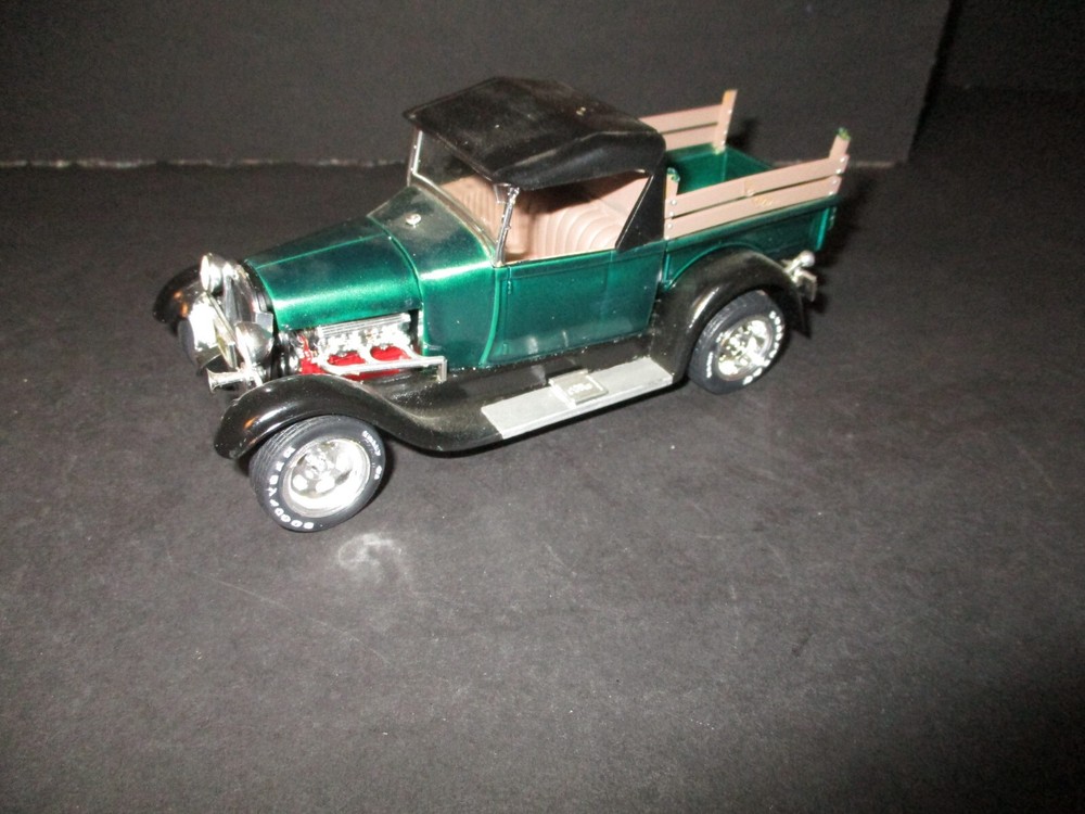 Vintage/Built/Plastic/Model(1930’s/FORD/STREETROD/TRUCK) 1970’s/Nice/Old/Model