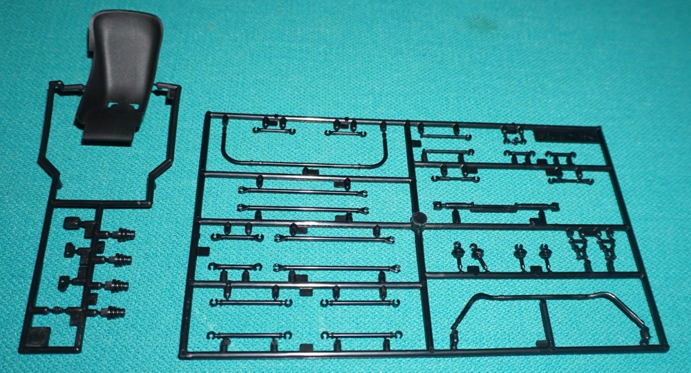 Martini Brabham BT44B F1 1975 Tamiya 1/12 Sprues K & L Tie Rods Seat Etc.
