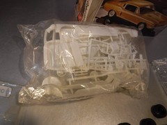 FORD Mustang Shelby Cobra G.T. 500 1:25 scale model kit by AMT