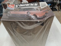 AMT/ERTL 1957 Chevrolet Bel Air 1:25 Model Kit #8315 [New/Sealed] circa 1998