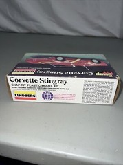 LINDBERG 1981 SNAP FIT CORVETTE STINGRAY 1/32 Pace Car Series Mispacked Error