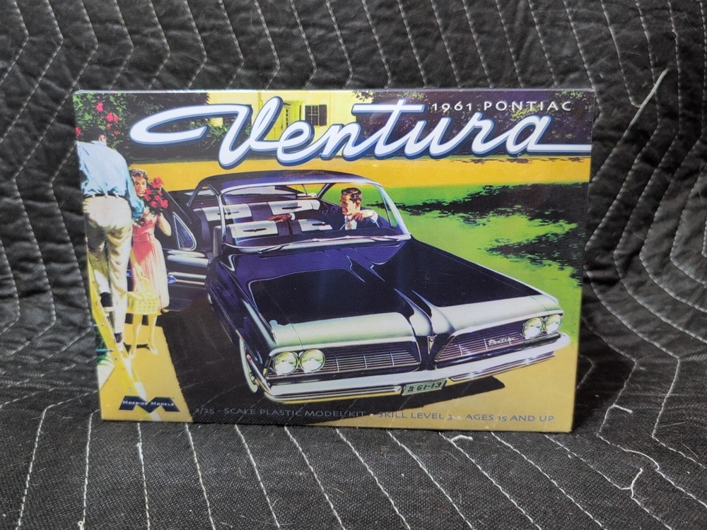 Moebius Models 1961 Pontiac Ventura 1:25 Model Kit #1211. NIB!!!!