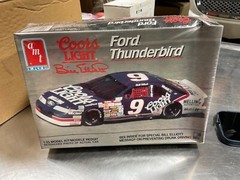 AMT-ERTL #9 COORS BILL ELLIOTT 1990 FORD THUNDERBIRD 1/25 MODEL KIT 6740 NEW B9