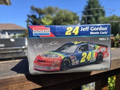 REVELL MONOGRAM 1995 #24 JEFF GORDON DUPONT MONTE CARLO 1/24 CAR sealed 85-2476