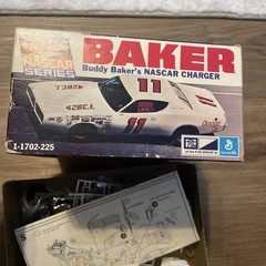 MPC BAKER NASCAR BUDDY BAKER’S CHARGER CAR MODEL KIT 1:25 1-1702-225 NEW, 1972
