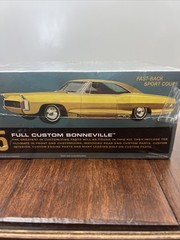 AMT 1965 Bonneville Sport Coupe. 1/25 #AMT1260/12. Customizable Model kit Sealed