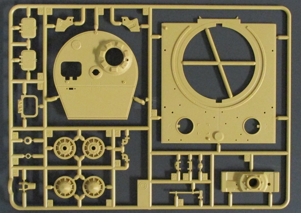 ACADEMY 1/35 Scale German Tiger-1 Late Ver. – Parts Tree Q from Kit No. 13314