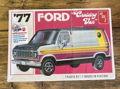 HTF AMT 1977 Ford Retro Deluxe Cruising Van 1:25 Scale NEW FACTORY SEALED