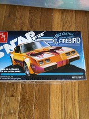 AMT 1979 Pontiac Firebird Turbo Custom Snap Together Model Kit 1:25 Brand New