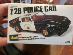 REVELL 1/25 Rare/Vtg CHEVY CAMARO Z28 POLICE CAR 7210 New Open Box Complete