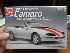 AMT 8222 1997 CAMARO 30TH ANNIVERSARY CAR MODEL KIT NEW IN SEALED BOX 1/25 SCALE