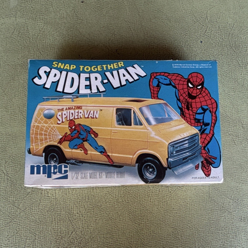 MPC Spider-Man Spider-Van Snap-Together Yellow 1:32 Model Kit 1-3205