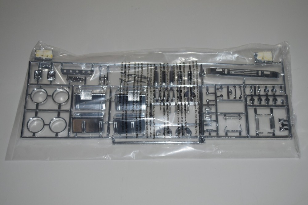 AMT CHEVY TITAN 90 1417/06 ⭐PARTS⭐ CHROME RECTANGLE FUEL TANKS+BUMPER+MORE 1:25