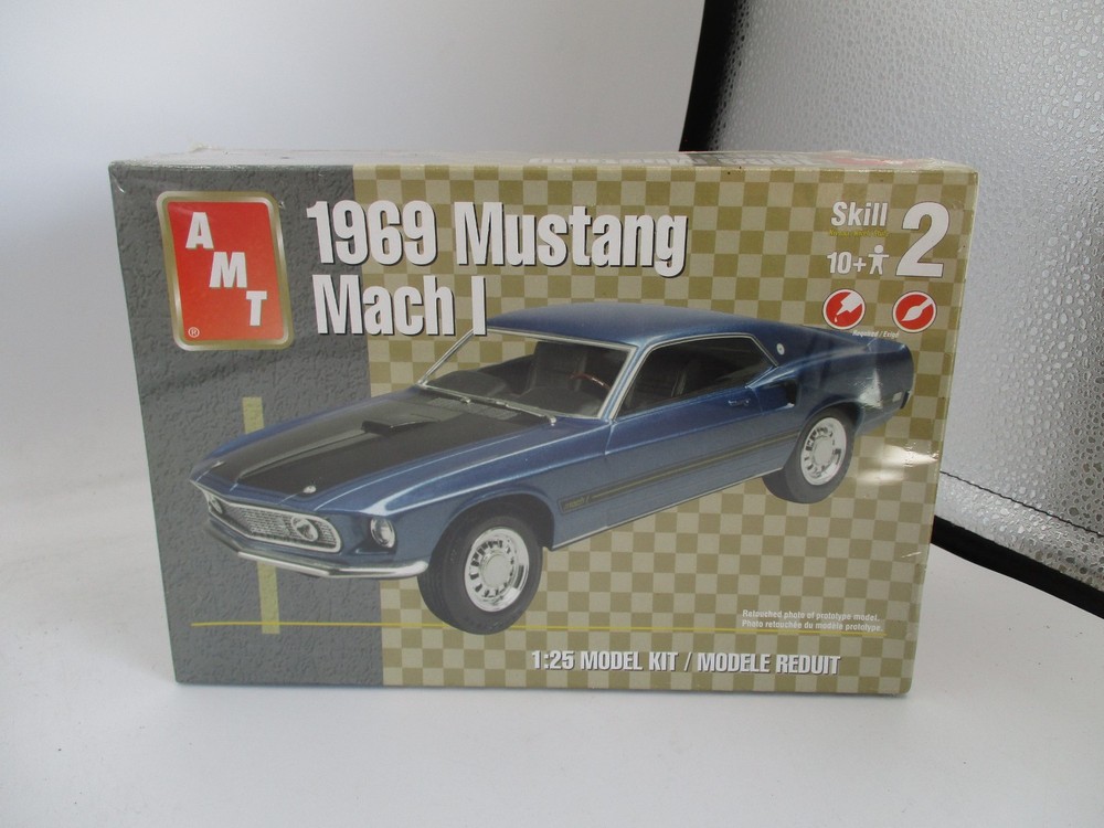 1/25 SCALE MODEL KIT AMT 1969 MUSTANG MACH I #38219